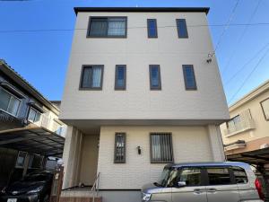 住宅を長期にわたって守ります！　屋根はカバー工法で30年耐久